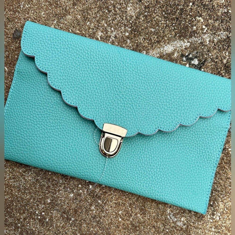 N.Gil Scalloped Vegan Leather Mint Green Clutch/Purse. NWT